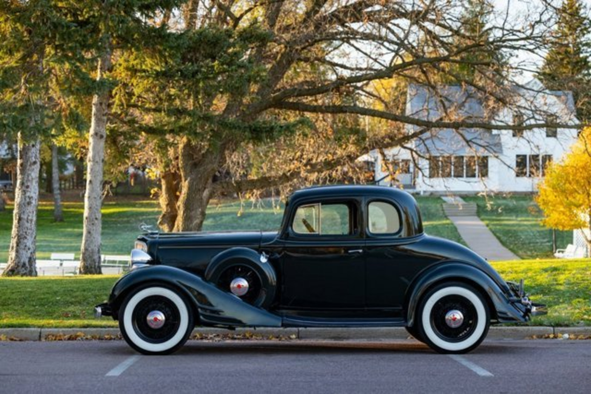 1933 Pontiac 5 Window Coupe — photo 1