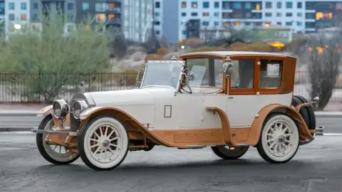 1919 Locomobile Model 48 6 Fender Towncar
