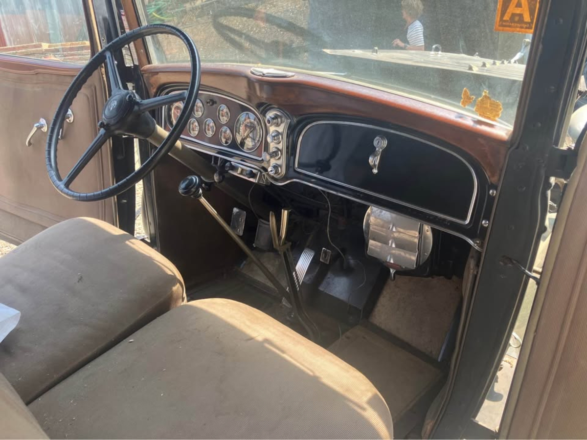1932 Cadillac Sedan V8 — photo 1