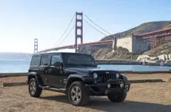 2015 Jeep Wrangler Unlimited Sahara 4x4 — thumbnail 1