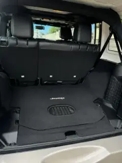 2015 Jeep Wrangler Unlimited Sahara 4x4 — thumbnail 8