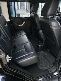 2015 Jeep Wrangler Unlimited Sahara 4x4 — thumbnail 6