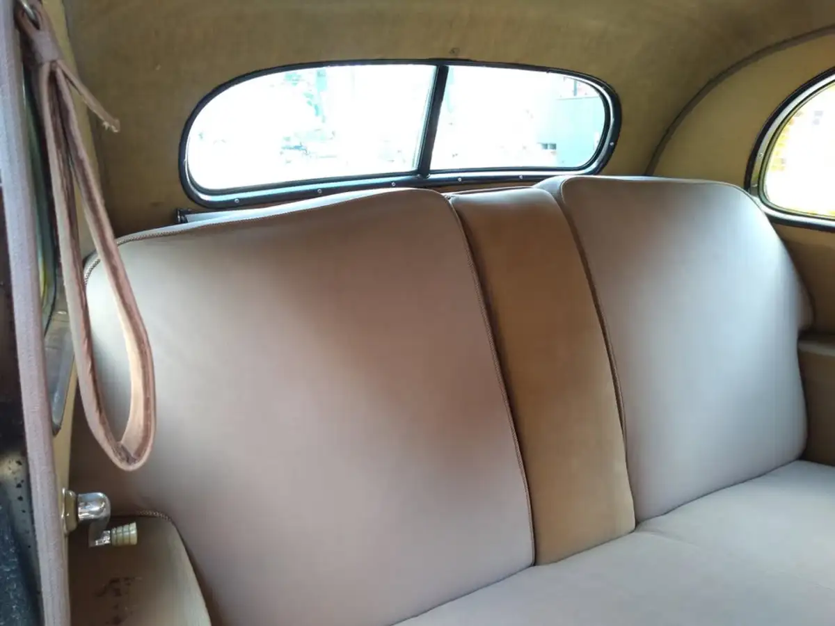 1937 Buick Roadmaster — photo 1