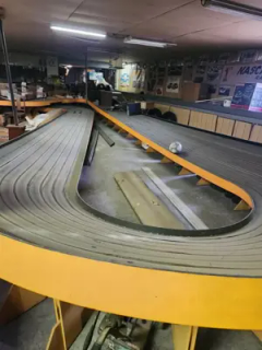 Big Slot Car Track — thumbnail 3