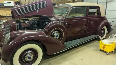 1939 Lincoln Model K Brunn Touring Cabriolet