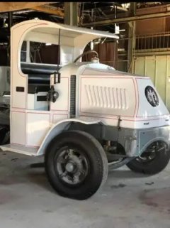 1918 Antique 5 1/2 Ton AC Mack Truck — thumbnail 4