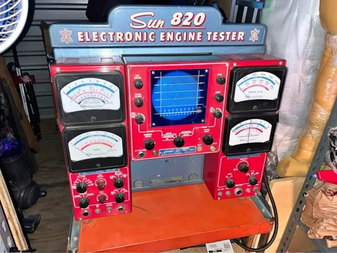 Vintage 1960's Sun820 Electronic Engine Tester