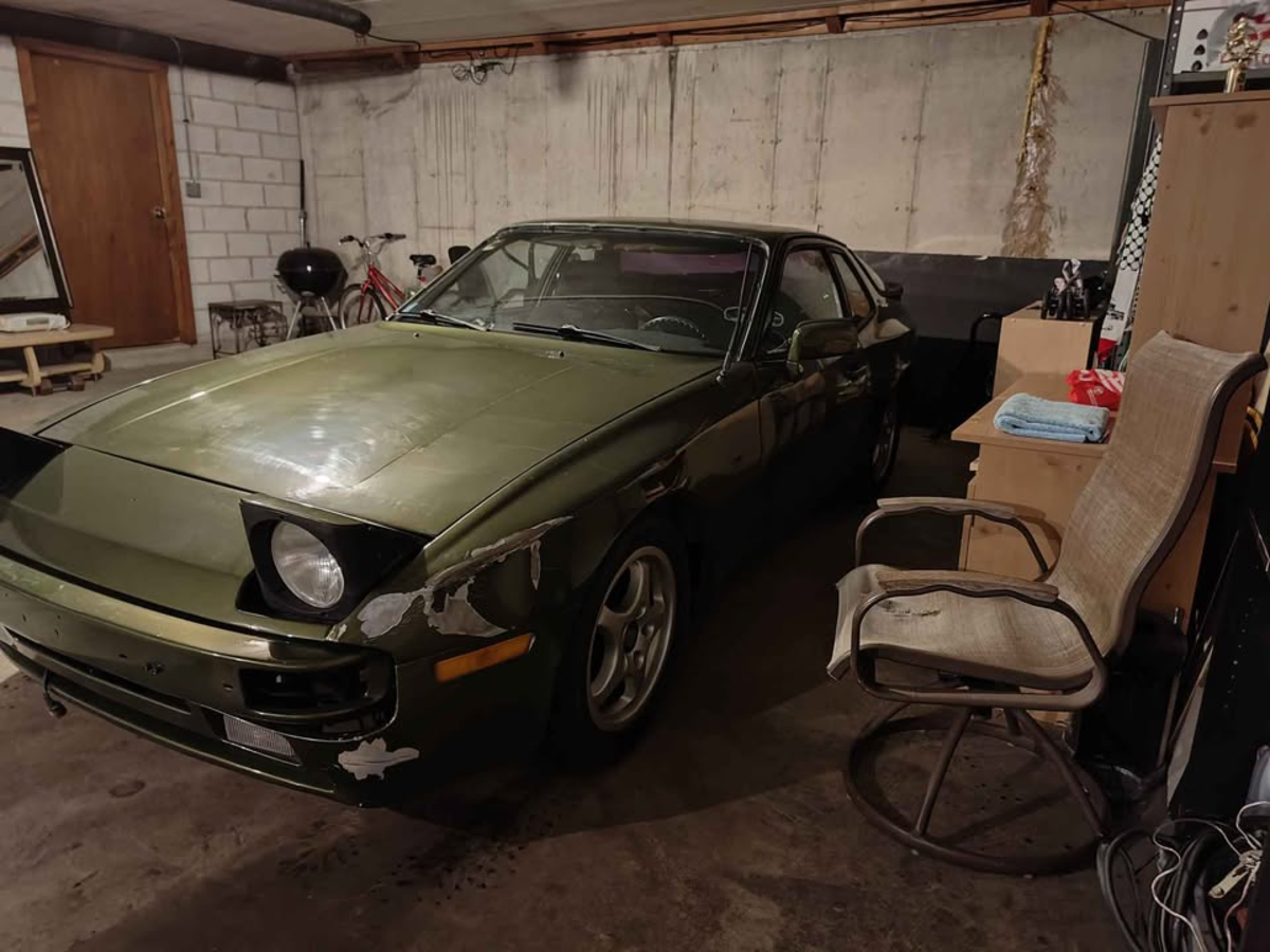 1983 Porsche 944 — photo 1