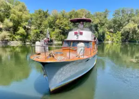 1960 Stephen's Brothers flybridge custom enclosed sedan