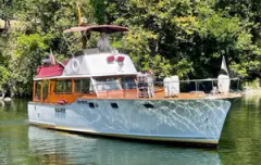 1960 Stephen's Brothers flybridge custom enclosed sedan — thumbnail 4