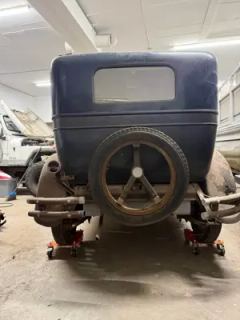 1929 Willys Knight — thumbnail 3
