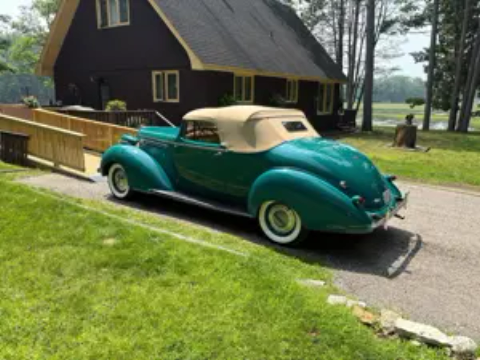 1937 Hudson Model 74, Deluxe Convertible Coupe