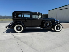 1932 Cadillac V12 Sedan — thumbnail 1