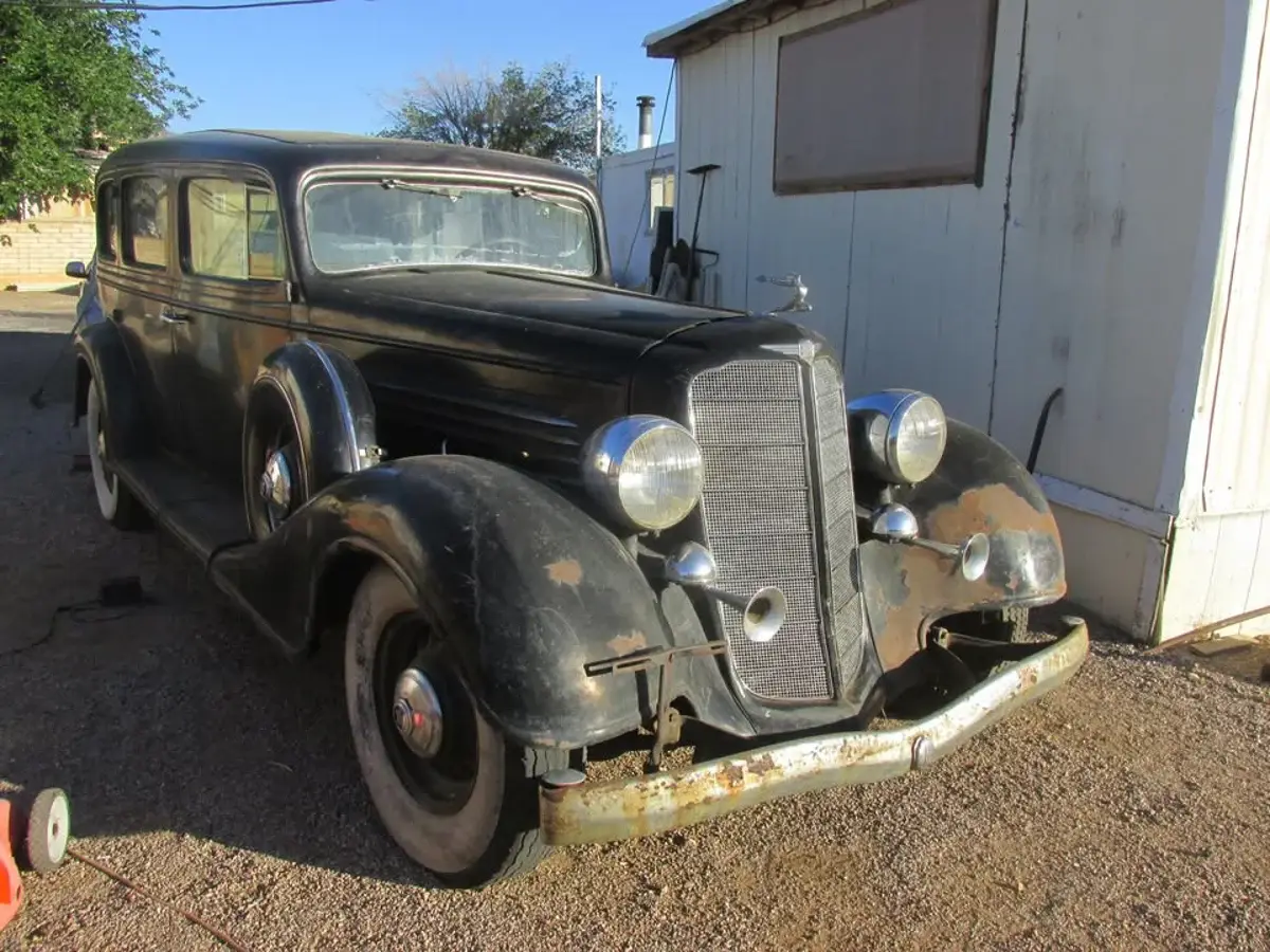 1935 Buick Series 90 Limousine — photo 1