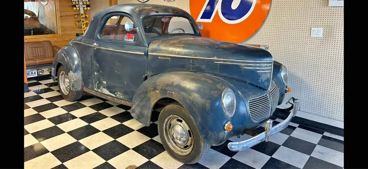 1940 Willys Deluxe Coupe — photo 1