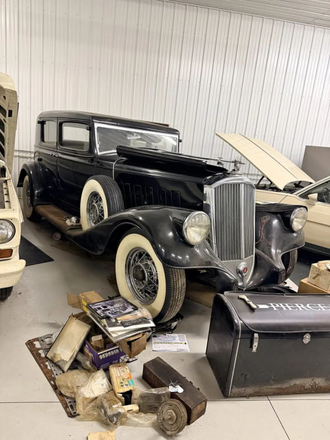 1933 Pierce Arrow V-12 Four-Door Sedan, Model 123