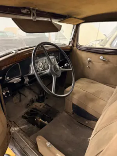 1933 Pierce Arrow V-12 Four-Door Sedan, Model 123 — thumbnail 3