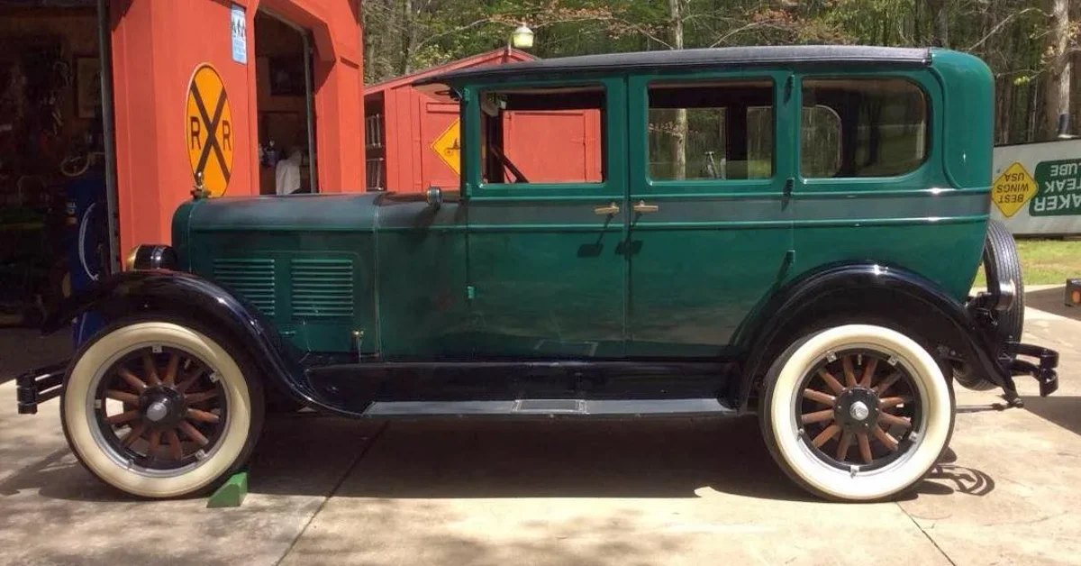 1927 Chandler Sedan — photo 1