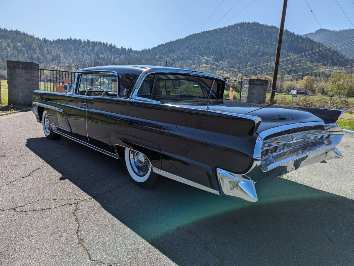 1959 Lincoln CONTINENTAL MARK IV — photo 1