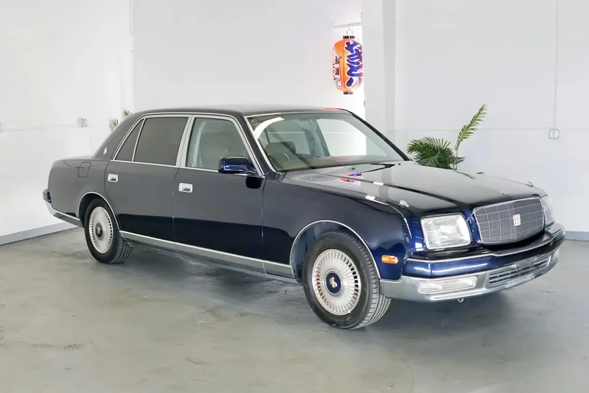 1998 Toyota Century V12 — photo 1