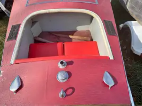 1947 Chris Craft 19 foot Red & White Racer Boat
