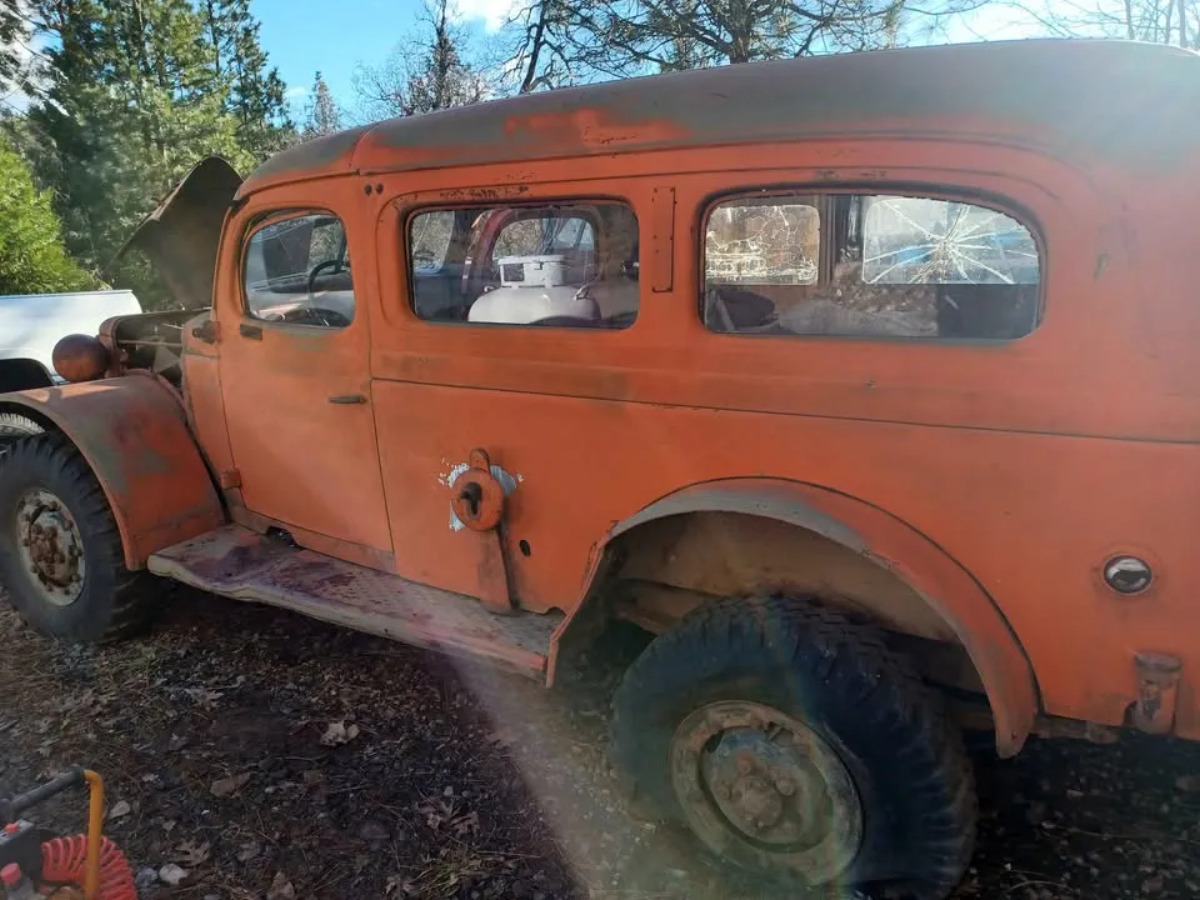 1942 Dodge Carryall — photo 1