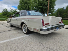 1982 Lincoln Continental Mark VI Signature Series — thumbnail 4