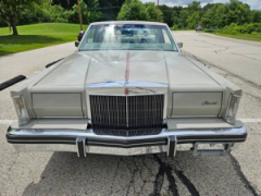 1982 Lincoln Continental Mark VI Signature Series — thumbnail 3