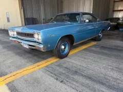 1968 Plymouth Sport Sattelite Buckets and Console — thumbnail 1