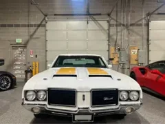 1972 Oldsmobile Hurst Olds Pace car — thumbnail 4