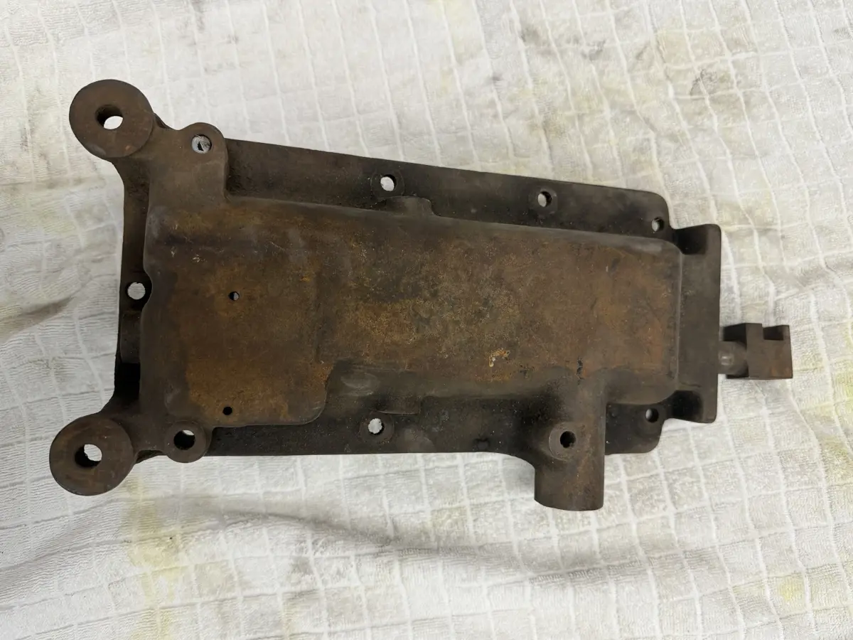White Transmission Cover (Model J Duesenberg) — photo 1